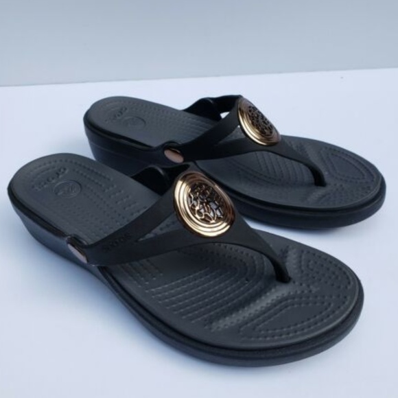 crocs dual comfort sandals